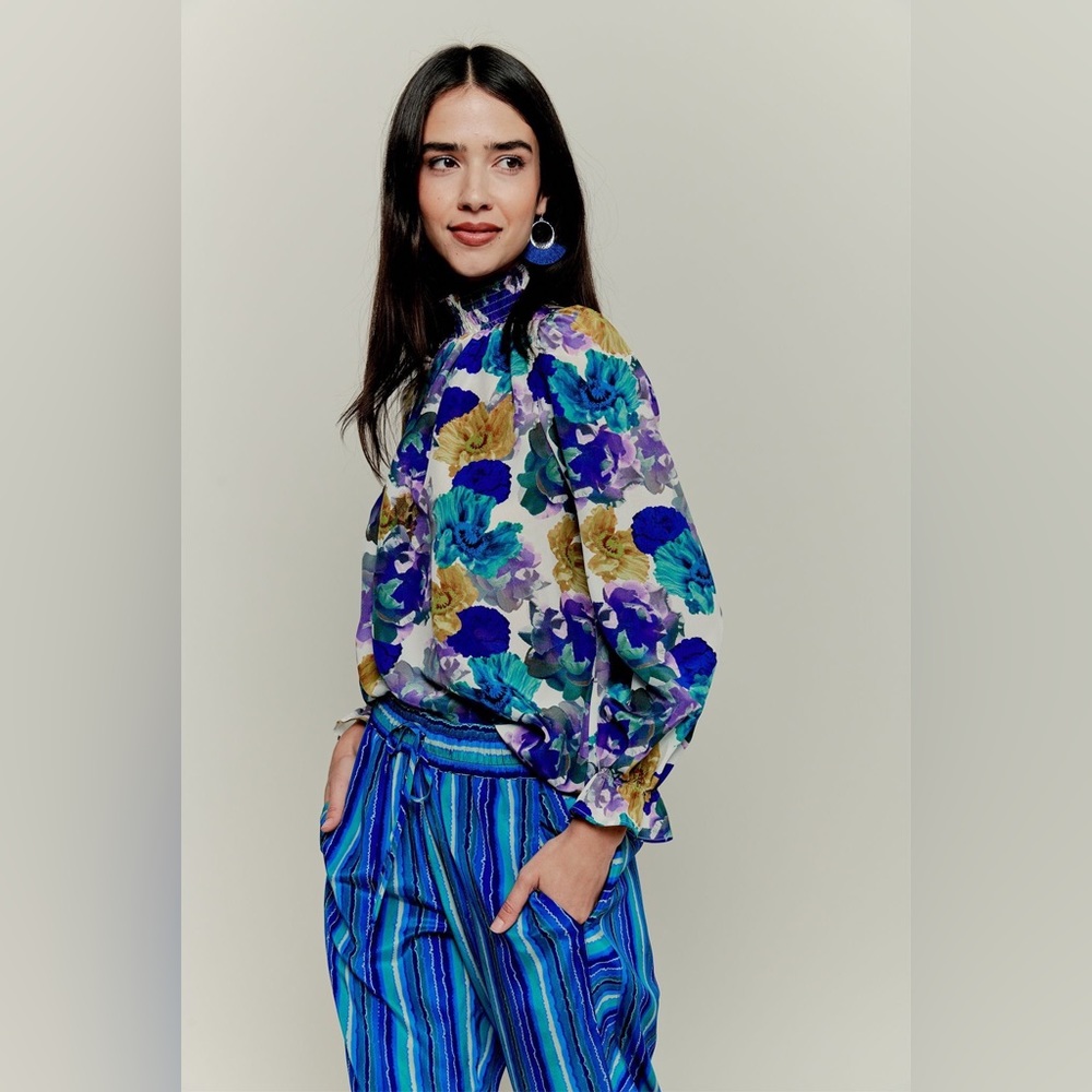 Tucker NYC | Stella Top | Ella’s Lavender Bouquets - Picture 2 of 3